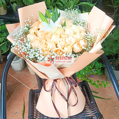 随州33朵香槟玫瑰百合，心里永远是你